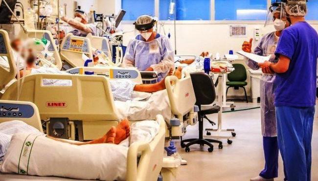 Brasil registra sétimo dia com média móvel de mortes POR Covid-19 abaixo de mil