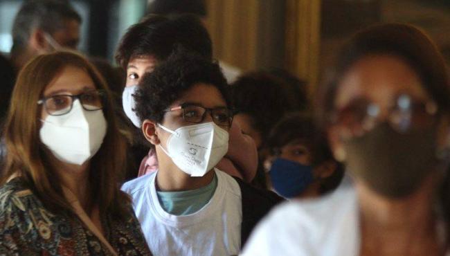 Brasil tem 699 mortes e 19 mil casos de covid-19 em 24 horas