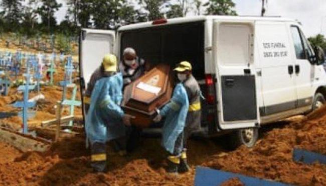 Brasil tem mais de 1.300 mortes pelo segundo dia seguido