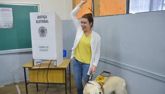 Brasil tem quase 2 milhões de eleitores com deficiência, aponta TSE