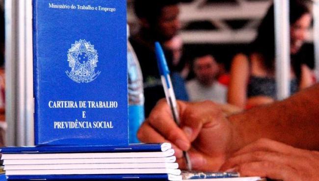 Brasil tem recorde de 30,2 milhões de pessoas recebendo até um salário mínimo