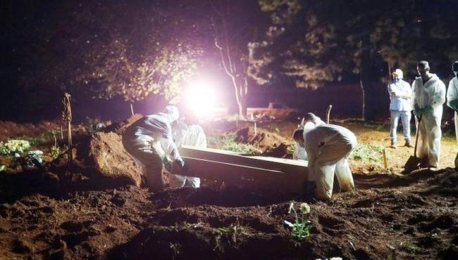 Brasil ultrapassa 486 mil mortos pela Covid-19 neste sábado (12)