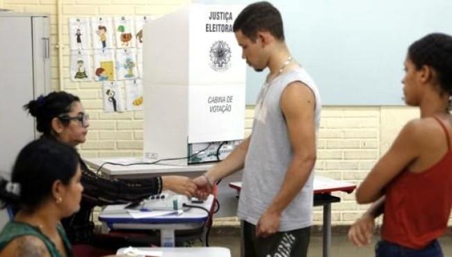 Brasileiros voltam às urnas no domingo (25) para escolher presidente da República e seis governadores