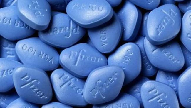 Britânico de 102 anos se torna o mais velho no Reino Unido a receber Viagra