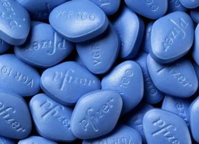 Britânico de 102 anos se torna o mais velho no Reino Unido a receber Viagra