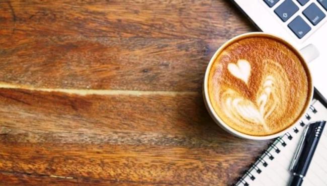 Café cremoso caseiro com apenas 3 ingredientes; receitinha fácil e rápida
