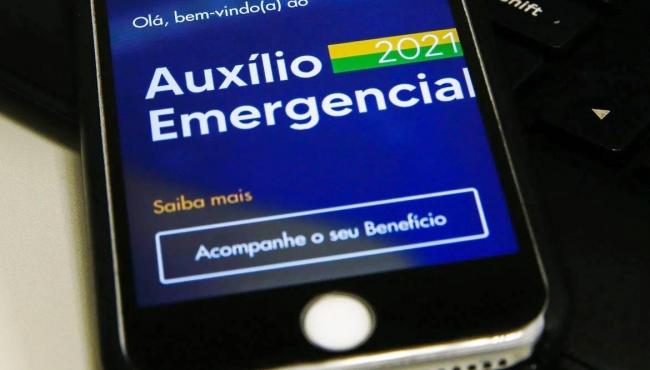 Caixa começa a pagar terceira parcela do auxílio emergencial a 39 milhões, nesta sexta-feira (18)