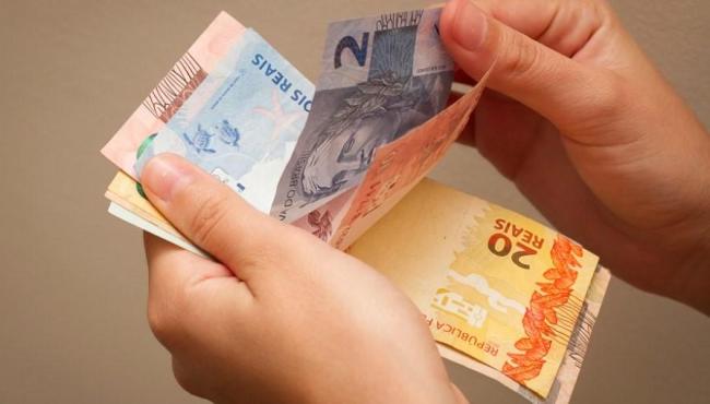 Caixa inicia pagamento do abono salarial de 2025 em 17 de fevereiro; veja o calendário
