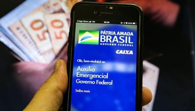 Caixa libera saque da 5ª parcela do auxílio para os nascidos em abril, nesta segunda-feira (6)