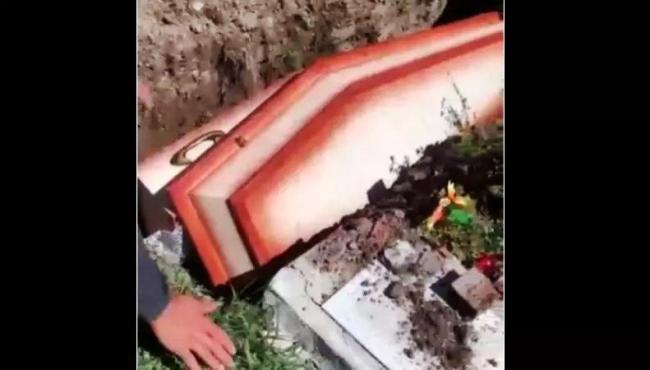 Caixão quebra e corpo cai dentro de cova durante enterro em São Pedro da Aldeia, RJ