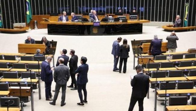 Câmara aprova MP que abre crédito de R$ 10 bilhões para reduzir preço do diesel