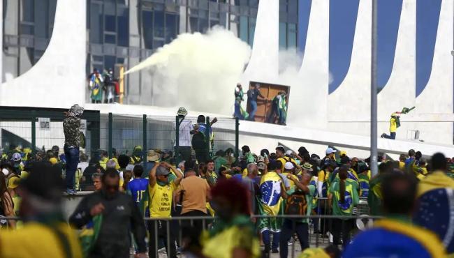 Câmara aprova projeto que reduz penas dos condenados pelo 8 de janeiro
