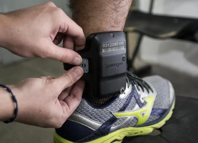 Câmara aprova uso obrigatório de tornozeleira por agressores de mulher