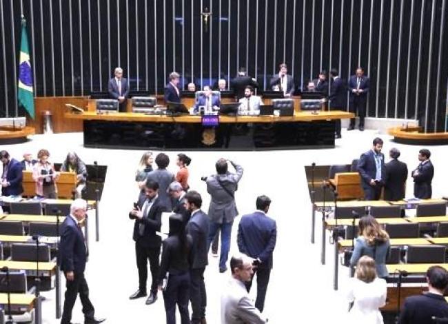 Câmara dos Deputados aprova MP que amplia programa para diminuir fila do INSS
