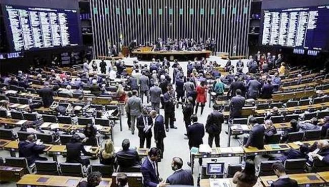 Câmara proíbe que deputados usem verbas públicas para lucrar na web