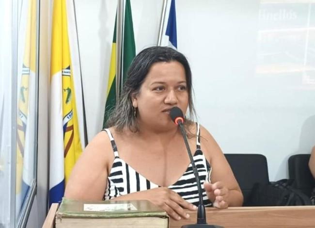 Camila comemora conquista e destaca atuação para instalação de contêineres em Conceição da Barra, no ES