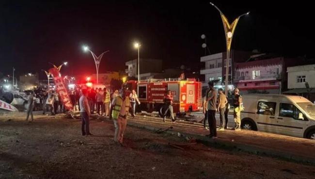 Caminhão sem freios atinge multidão e deixa 19 mortos e 26 feridos