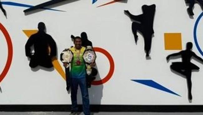Campeão mundial de kickboxing retorna ao Espírito Santo após conquista na Argentina