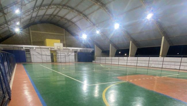 Campos, quadras e praças de Conceição da Barra recebem nova iluminação de LED