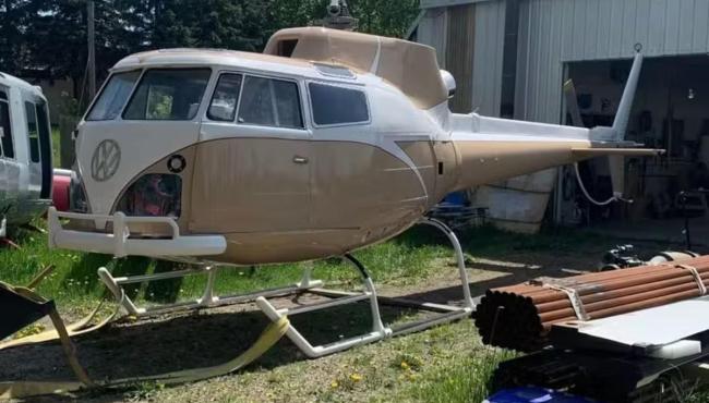 Canadense transformou uma Kombi em helicóptero e viralizou nas redes sociais