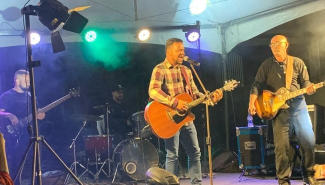 Cantor gospel, Ninho Araújo, impactou o público em show realizado em Braço do Rio, em Conceição da Barra, ES