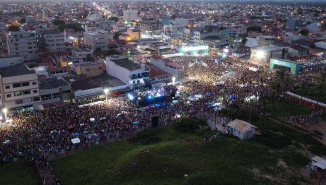 Carnaval Guriri, em São Mateus no ES é pra lavar a alma, é pra ser feliz, é pra pocar,  deixar o espírito livre e a perna bamba