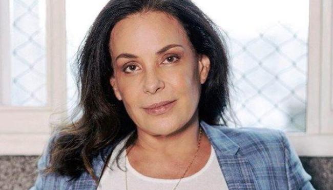 Carolina Ferraz pode perder apartamento por dívida de R$ 11.8 mil