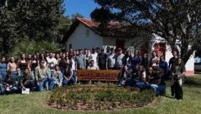 Casa Branca recebe estudantes de medicina veterinária para imersão em melhoramento genético na pecuária
