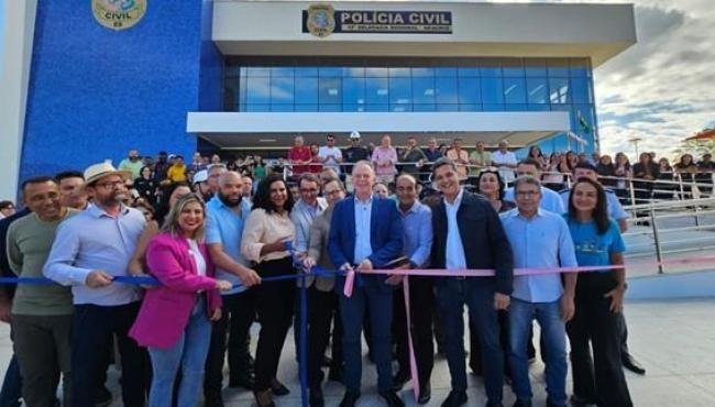 Casagrande e o vice-governador, Ricardo Ferraço, inauguram obras de macrodrenagem e de nova Delegacia Regional e Sala Marias em Aracruz, ES