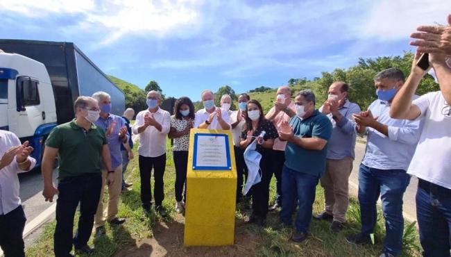 Casagrande entrega obra de recuperação da ES-297 em Bom Jesus do Norte, no ES