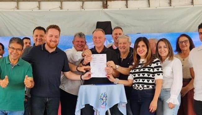 Casagrande entrega obras e anuncia novos investimentos em Governador Lindenberg, no Espírito Santo
