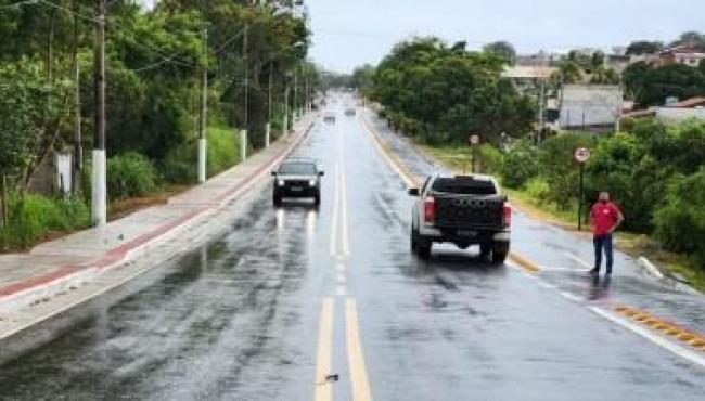 Casagrande entrega primeira etapa das obras de reabilitação da ES-060, em Setiba, no ES