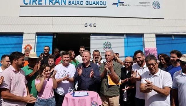 Casagrande inaugura obras e anuncia reconstrução de escola em Baixo Guandu, no ES
