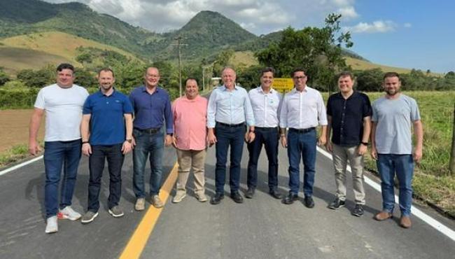 Casagrande inaugura revitalização de estrada rural do Caminhos do Campo em Anchieta, no ES