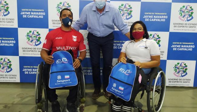 Casagrande realiza entrega de kits esportivos para contemplados pelo Bolsa Atleta