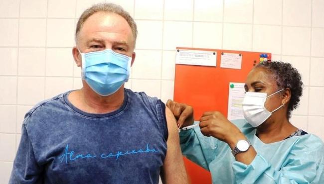 Casagrande recebe segunda dose da vacina contra a Covid