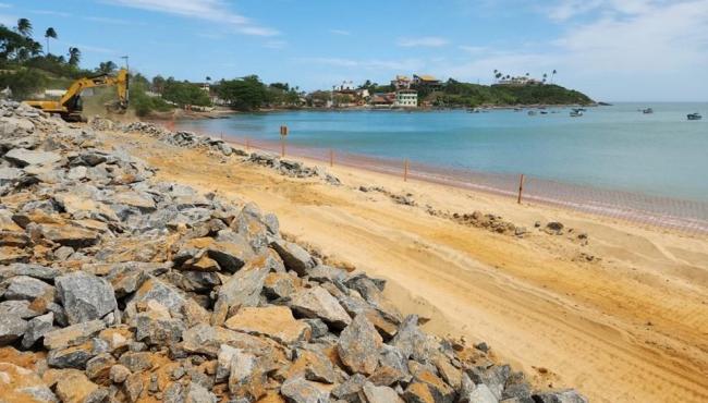 Casagrande visita obras de engordamento da Praia de Meaípe, em Guarapari, ES