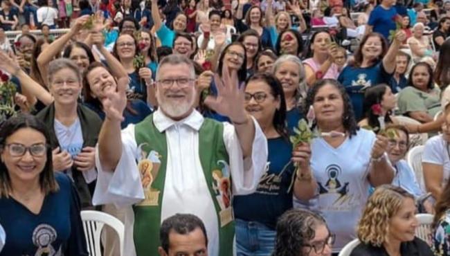 Católicos celebram Domingo da Palavra com distribuição de 500 Bíblias em Boa Esperança, ES