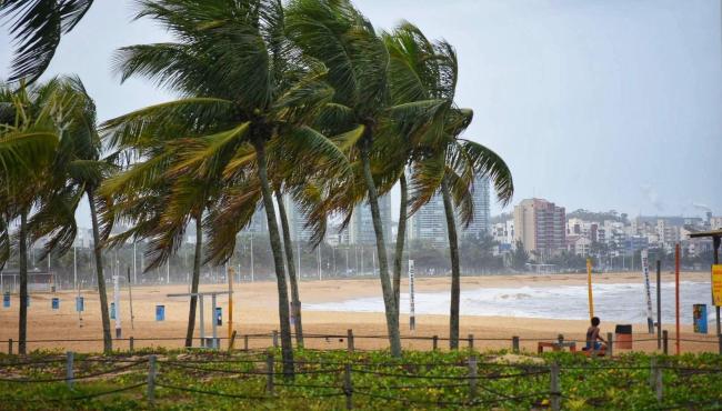 “Cavado” entre ES e RJ pode provocar ventos de até 74 km/h e Marinha emite alerta