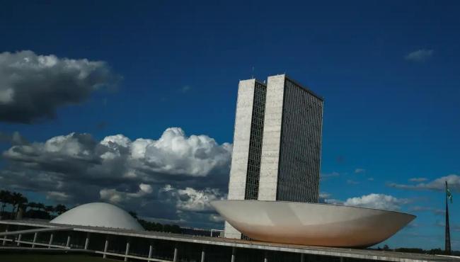 CCJ do Senado aprova relatório que regulamenta reforma tributária
