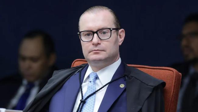 China suspende proibição de compra de carne de frango do Brasil