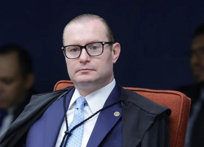 China suspende proibição de compra de carne de frango do Brasil