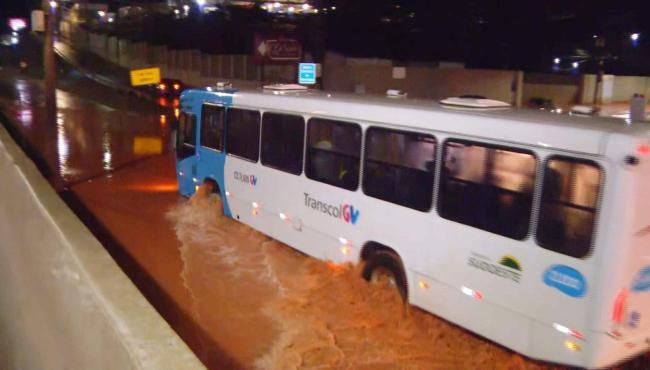 Chuva causa alagamentos na Grande Vitória e no interior do ES