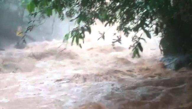 Chuva forte deixa desalojados e desabrigados no ES