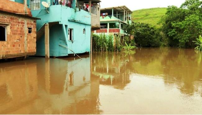 Chuva forte deixa mais de mil pessoas desabrigadas e desalojadas no ES