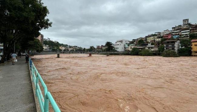 Chuvas elevam níveis dos rios no ES e Defesa Civil intensifica monitoramento