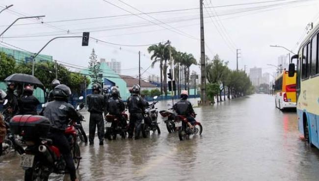 Chuvas em Pernambuco deixaram 44 óbitos e 56 desaparecidos, diz ministério