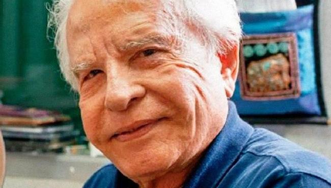 Cid Moreira deixa filho na miséria, após assumir relacionamento: “Tirou tudo de mim”