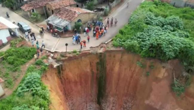 Cidade que corre risco de desaparecer por causa de fenômeno geológico decreta calamidade pública