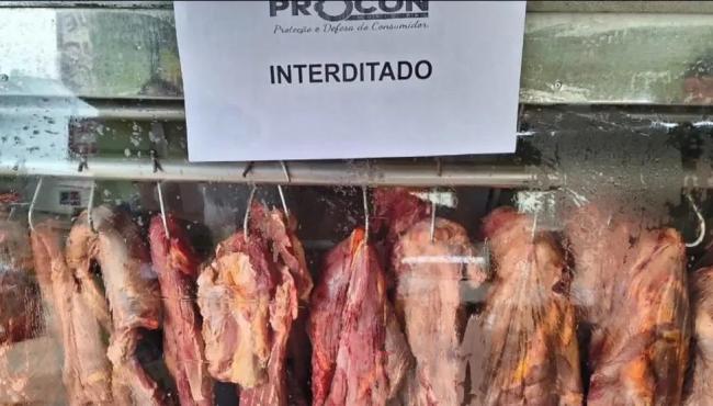 Cidades do ES apreendem e descartam mais de 21 toneladas de carne imprópria para consumo